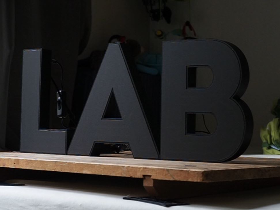 LAB_matte_plexi